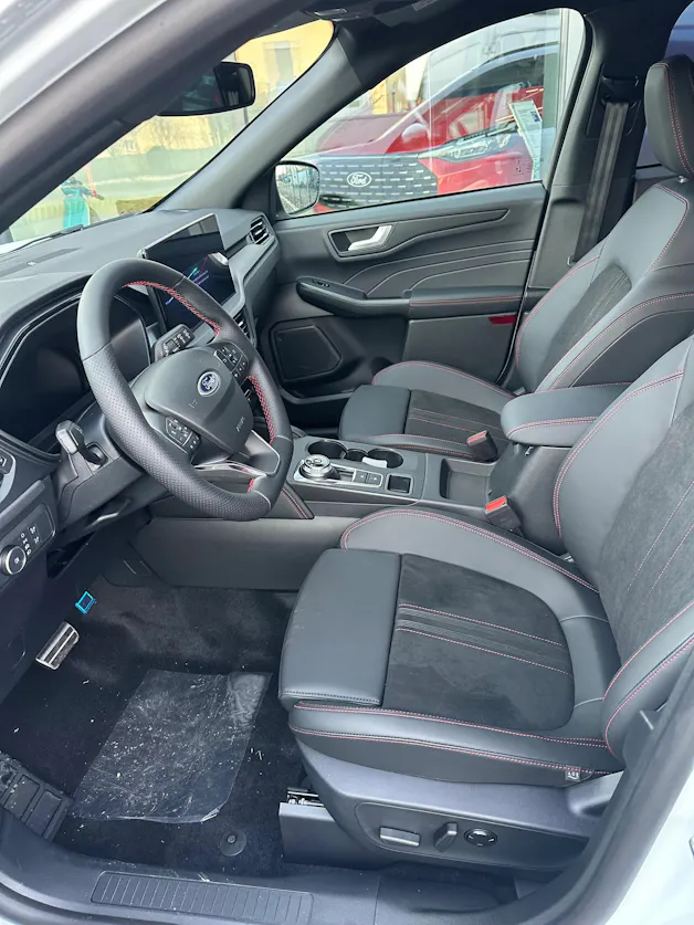 Ford Kuga 2.5 Hybrid ST-Line X 4x4 FHEV
