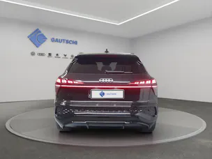 Audi Q3 SUV e-hybrid 200 kW S tronig
