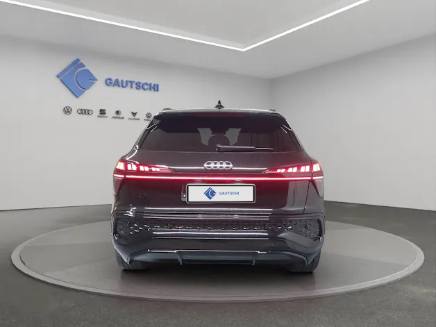 Audi Q3 SUV e-hybrid 200 kW S tronig