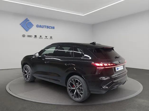 Audi Q3 SUV e-hybrid 200 kW S tronig