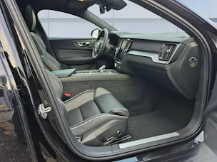 Volvo V60 2.0 B5 MH Plus Dark AWD