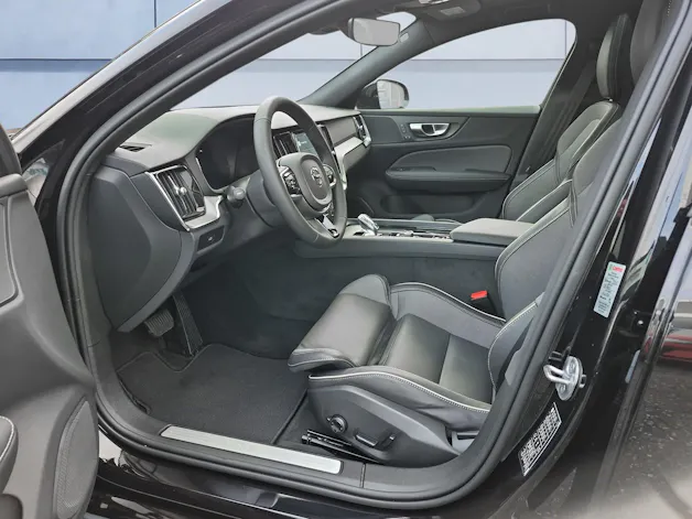 Volvo V60 2.0 B5 MH Plus Dark AWD