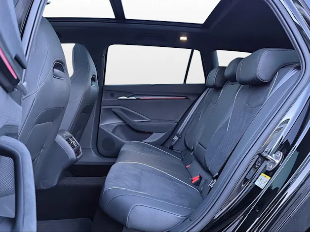 Škoda Superb Combi 2.0 TSI Sportline 4x4 DSG