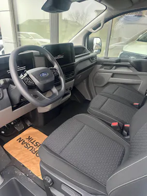 Ford Transit Custom Van 320 L2 2.0 EcoBl Trend/136CV/Aut.