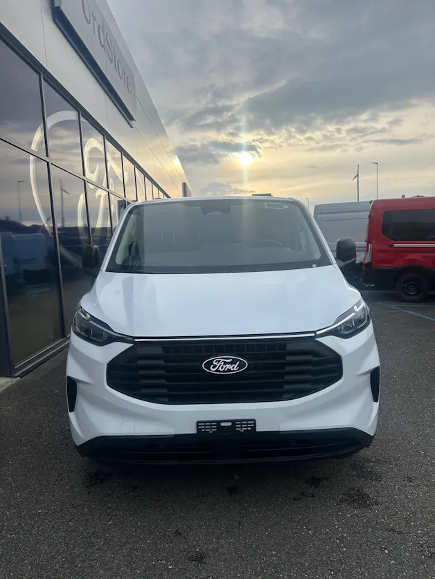 Ford Transit Custom Van 320 L2 2.0 EcoBl Trend/136CV/Aut.