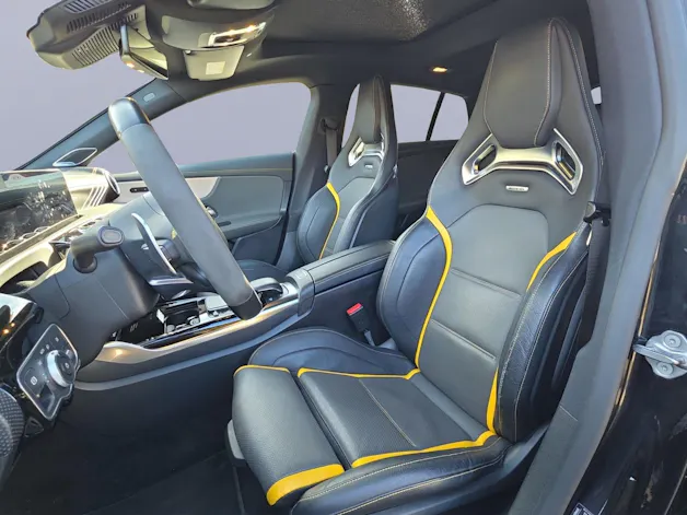 Mercedes-Benz CLA 45 S AMG 4X4 Kombi 8G-DCT / Sehr grosszügige Ausstattung