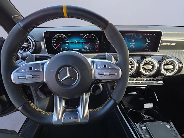 Mercedes-Benz CLA 45 S AMG 4X4 Kombi 8G-DCT / Sehr grosszügige Ausstattung