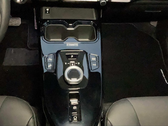 Vehicle image 3 Vehicle image 3