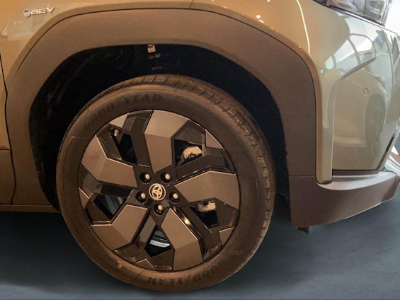 Vehicle image 13 Vehicle image 13