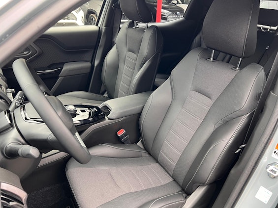 Vehicle image 9 Vehicle image 9