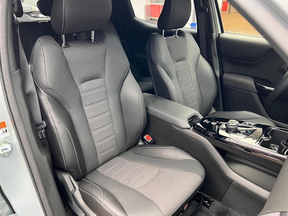 Vehicle image 14 Vehicle image 14