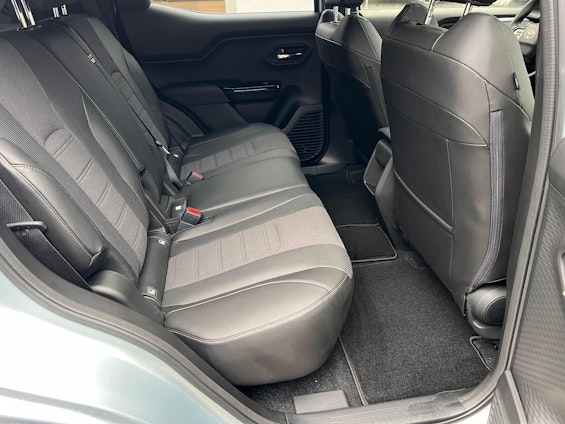 Vehicle image 11 Vehicle image 11