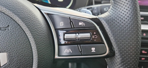 Vehicle image 8 Vehicle image 8