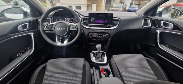 Vehicle image 4 Vehicle image 4