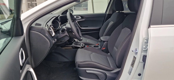 Vehicle image 3 Vehicle image 3