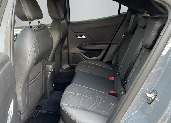 Vehicle image 11 Vehicle image 11