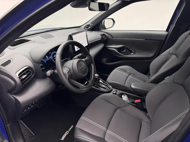 Toyota Yaris Cross 1.5 VVT-i HSD Premium AWD-i