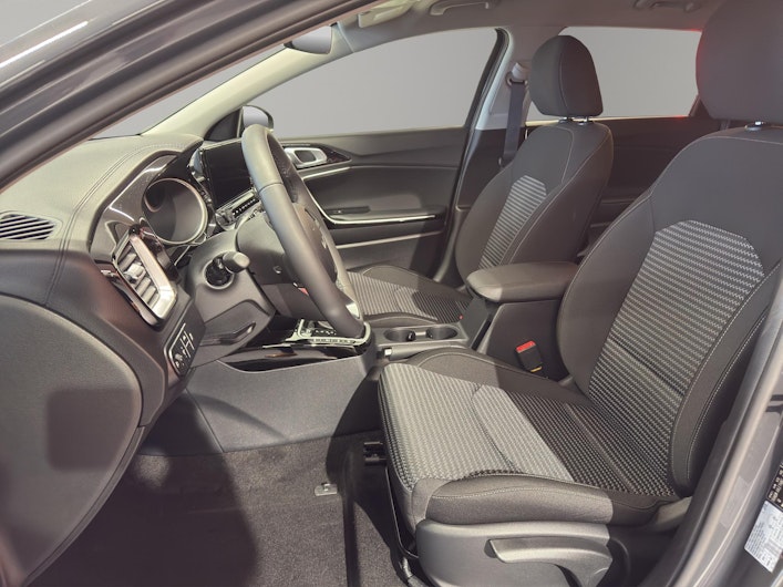 Vehicle image KIA CEED