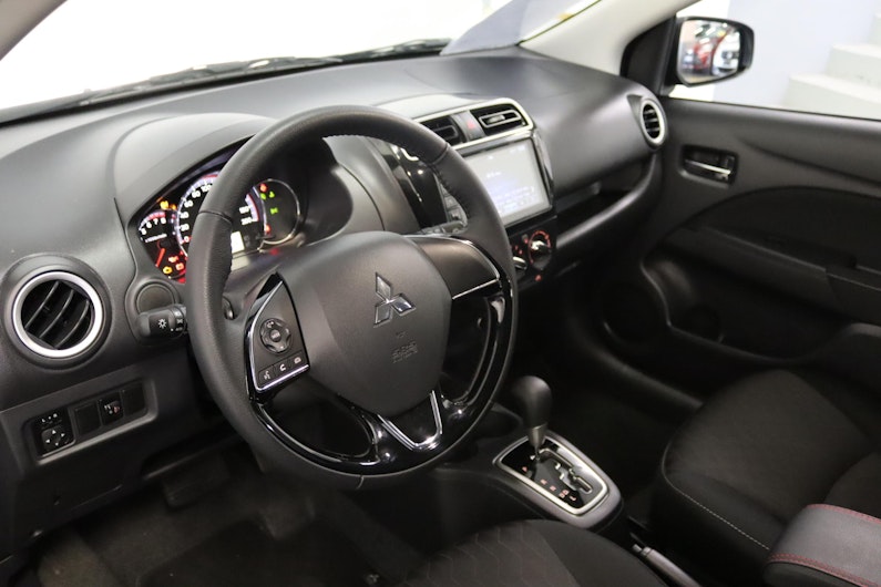 Vehicle image MITSUBISHI SPACE STAR