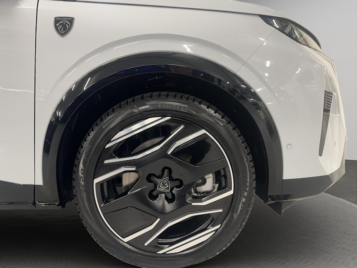 Vehicle image PEUGEOT 5008