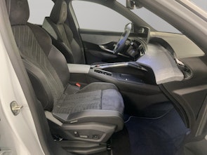 Vehicle image PEUGEOT 5008 e-Launch Edition AWD