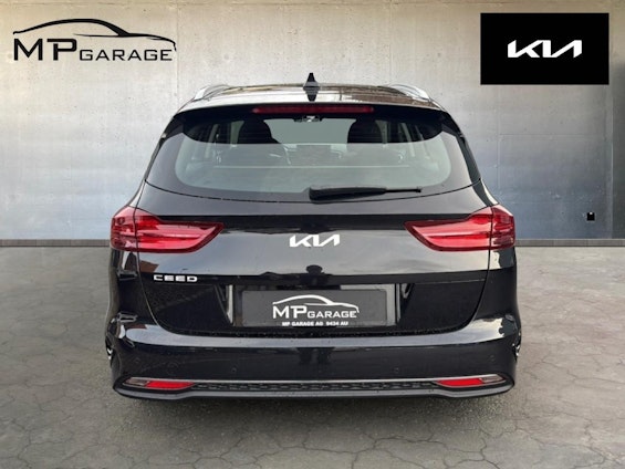 Vehicle image 4 Vehicle image 4