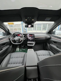MITSUBISHI ECLIPSE CROSS 8