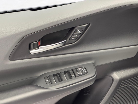 Vehicle image 15 Vehicle image 15