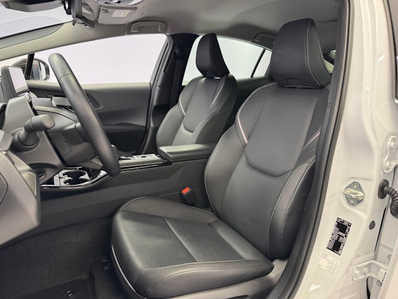 Vehicle image 8 Vehicle image 8