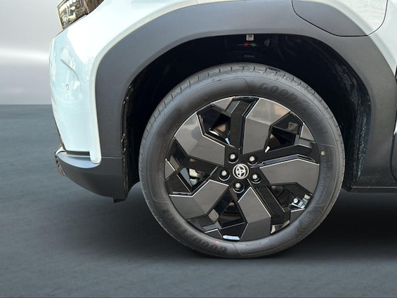 Vehicle image 9 Vehicle image 9