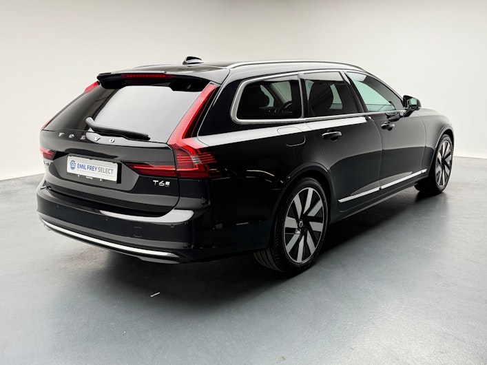 Vehicle image VOLVO V90