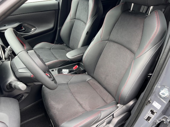 Vehicle image 9 Vehicle image 9