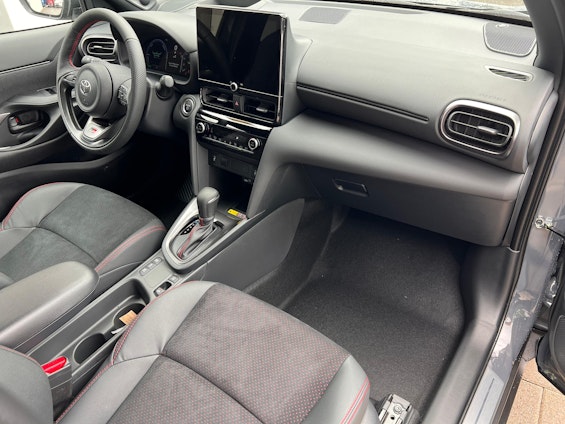 Vehicle image 13 Vehicle image 13