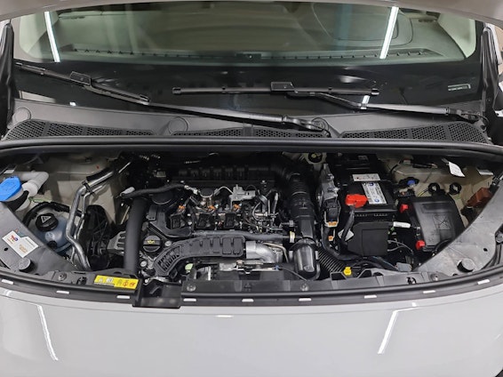 Vehicle image 14 Vehicle image 14