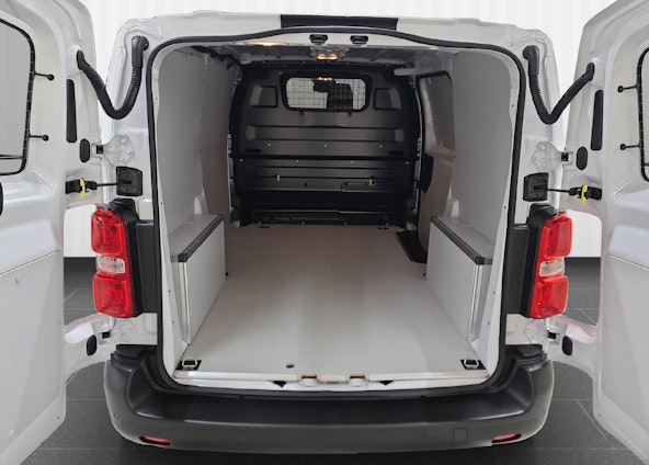 Vehicle image 10 Vehicle image 10