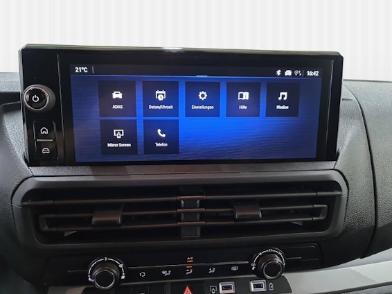 Vehicle image 16 Vehicle image 16