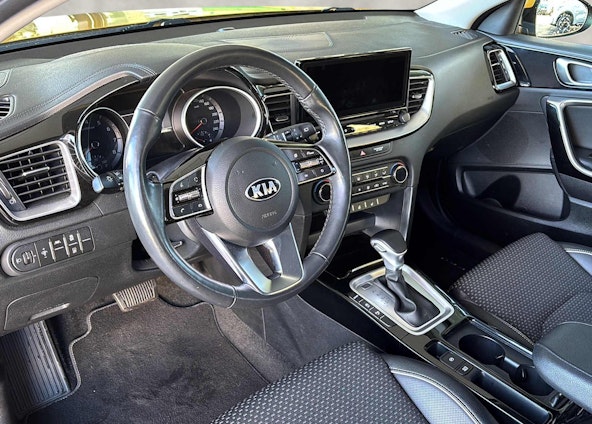 Vehicle image 6 Vehicle image 6