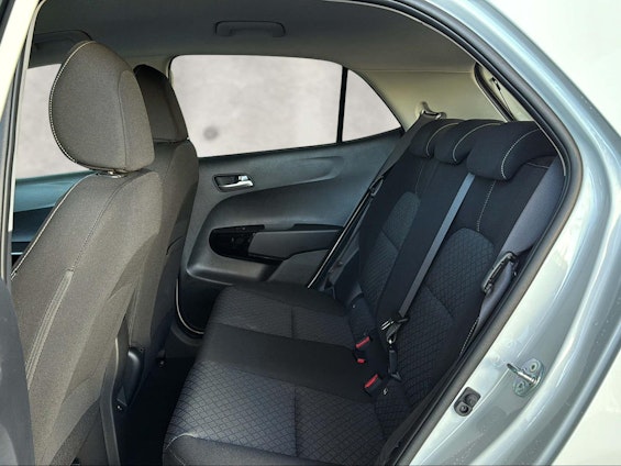 Vehicle image 7 Vehicle image 7