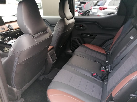 Vehicle image 7 Vehicle image 7