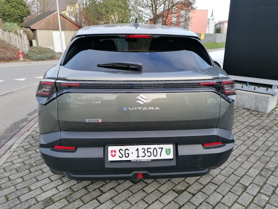 Vehicle image 3 Vehicle image 3