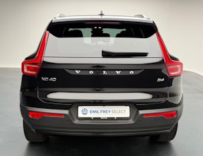 Vehicle image VOLVO XC40 2.0 B4 MH Plus Dark