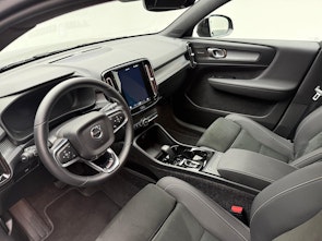 Vehicle image VOLVO XC40 2.0 B4 MH Plus Dark