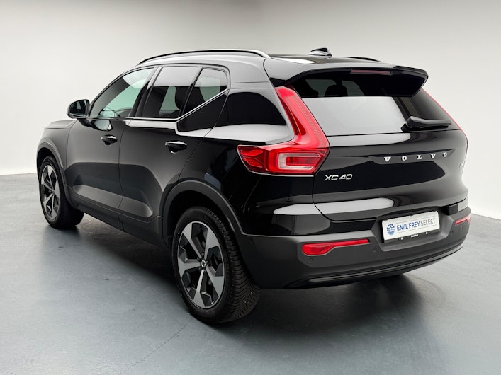 Vehicle image VOLVO XC40
