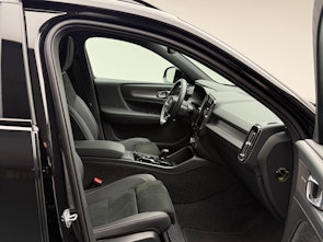 Vehicle image VOLVO XC40 2.0 B4 MH Plus Dark
