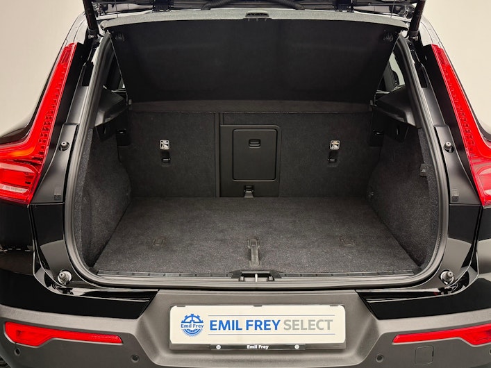 Vehicle image VOLVO XC40