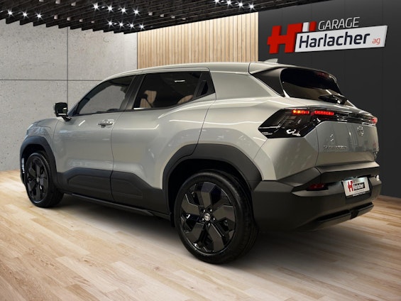 Vehicle image 6 Vehicle image 6