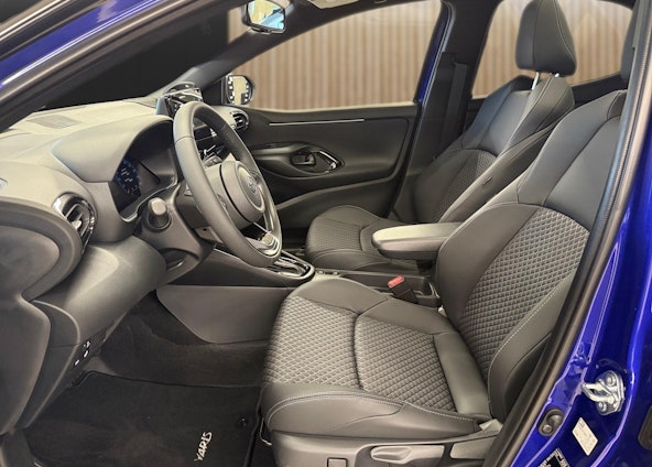 Vehicle image 10 Vehicle image 10