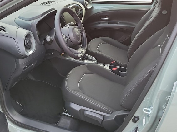 Vehicle image 12 Vehicle image 12