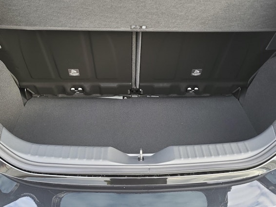 Vehicle image 15 Vehicle image 15