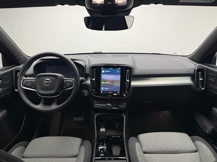 Vehicle image VOLVO XC40